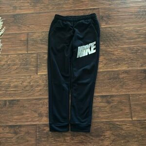 Boys Nike Youth Size M sweats